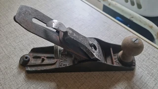 Stanley no 3 hand planer no handle for only R250.