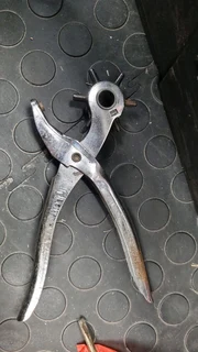 Vintage 6-Head Rotating Leather Belt Eyelet Hole Punch Hand Tool.