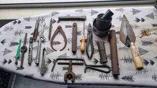 Loose tools for sale. Take the lot for R200.