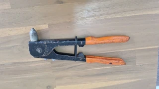 Pop rivet gun for sale at R80.