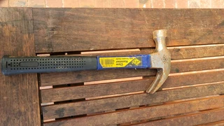 Claw hammer MTS 500g up for grabs.