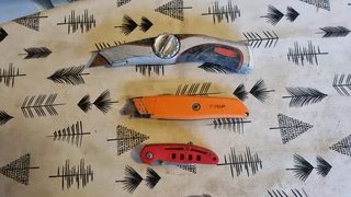 Carpentry knifes up for grabs for only R150.