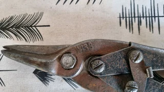 Vintage WISS tin snips for R80.