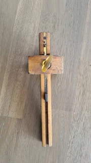 Vintage two and one point scribe Footprint  with brass.