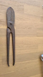 Vintage straight tin snips 300mm for sale.