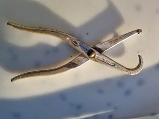Hazet nose clamp pliers up for grabs.