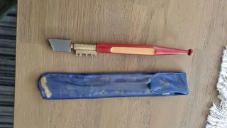 Diamond Tip Glass Mirror Cutter Cutting Thickness 2-8mm Antislip Cutter.