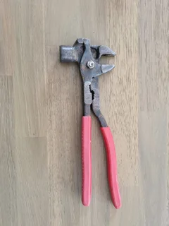 Universal Hammer Pliers Pipe Wrench Spanner Iron Knock Manual Nail Pull Assist Nail Thread Trimming.