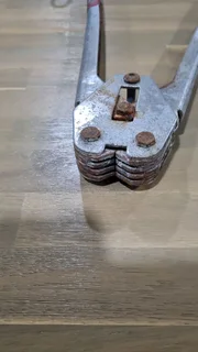 YBICO 1/2” Strapping Coil Banding CRIMPER TOOL HAND, Good used conditi