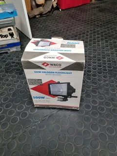 WACO 500 watt Halogen Floodlight with sensor.