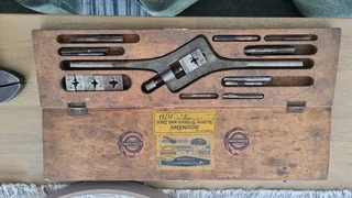 Bodmann Screw Stocks And Dies Witworth Thread No 670.