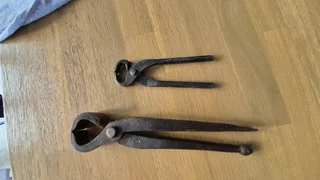 Vintage tools for sale for only R80.