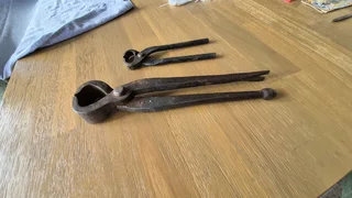 Vintage tools for sale for only R80.