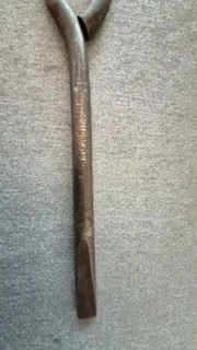 Vintage metal Pillips screwdriver up for grabs.