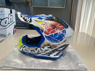 Helmet Airoh aviator 2.2 six days - Small size - Like new