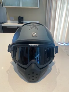 Helmet Shark raw -Small size