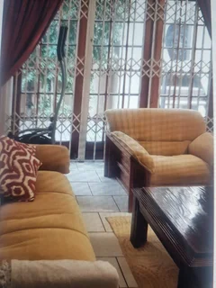 Fully furnished Bachelor and One bedroom flat in upmarket Meerensee , Richards Bay