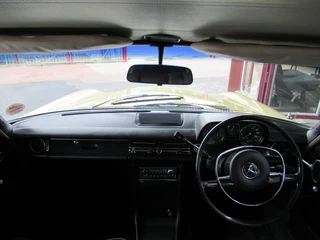 1969 Mercedes-Benz 220 (M) W115