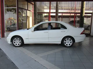 2007 Mercedes-Benz C 230 Elegance 7G-Tronic
