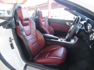 2012 Mercedes-Benz SLK 55 AMG Speedshift Plus 7G-Tronic