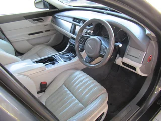 2017 Jaguar XF 2.0 P Prestige (221kw)