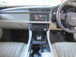 2017 Jaguar XF 2.0 P Prestige (221kw)