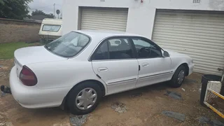 1998 Hyundai Sonata Sedan
