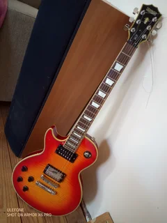 Guitar - electric left hander
