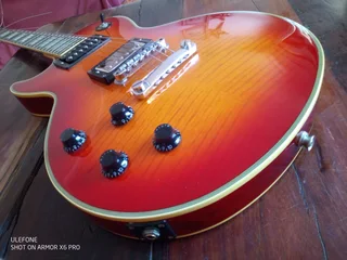 Guitar - electric left hander