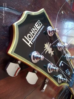 Guitar - electric left hander