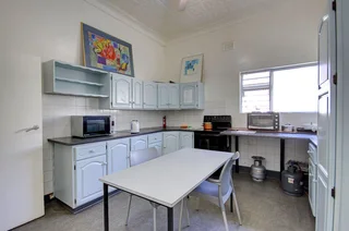 LARGE SINGLE ROOMS AVAILABLE IN WESTDENE STUDENT RESIDENCE