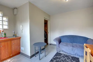 LARGE SINGLE ROOMS AVAILABLE IN WESTDENE STUDENT RESIDENCE