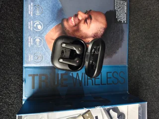 Ear - Ad posted by yolandi van der walt