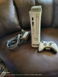 Xbox 360 phat 121 games loaded