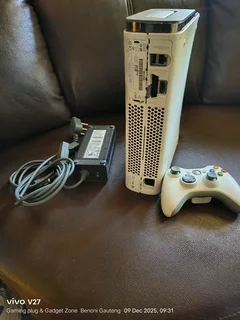 Xbox 360 phat 121 games loaded