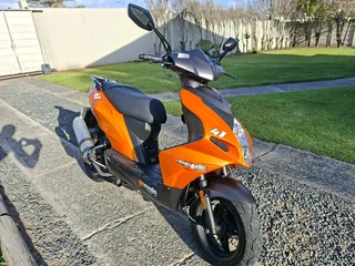 2014 Gomoto 150cc Urban Scooter