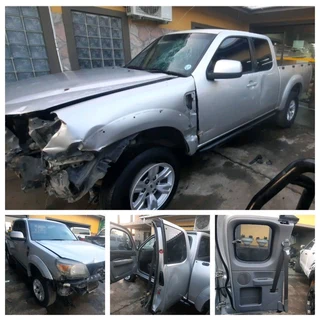 Ford Ranger 3.0 TDCI club cab stripping