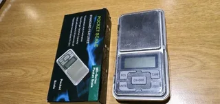 Pocket scale brand new for sale including batteries