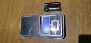 Pocket scale brand new for sale including batteries