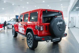2025 Jeep Wrangler Sahara 2.0T A/T 4DR