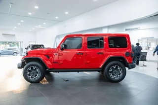 2025 Jeep Wrangler Sahara 2.0T A/T 4DR