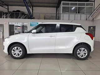 2023 Suzuki Swift 1.2I GL AMT, White with 24000km available now!