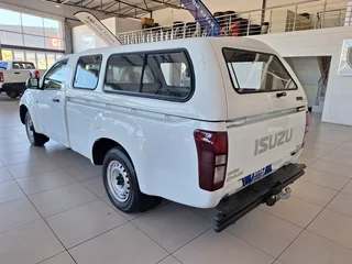 2022 Isuzu D-Max 250C Base, White with 107500km available now!