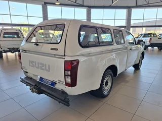 2022 Isuzu D-Max 250C Base, White with 107500km available now!