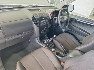 2019 Isuzu D-Max 250 HO Hi-Rider D/Cab 4x4, White with 98500km available now!