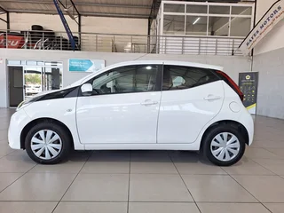 2019 Toyota Aygo 1.0 5-Door, White with 75000km available now!