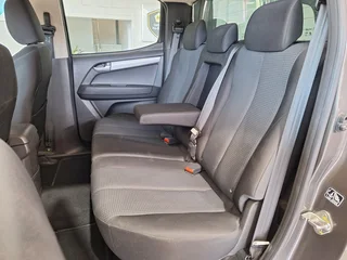 2014 Isuzu KB 300 D-TEQ D/Cab LX, Grey with 155800km available now!