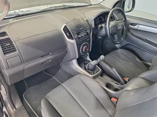 2014 Isuzu KB 300 D-TEQ D/Cab LX, Grey with 155800km available now!