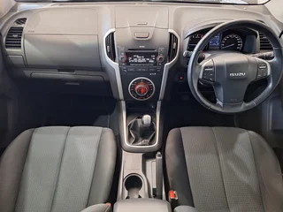 2014 Isuzu KB 300 D-TEQ D/Cab LX, Grey with 155800km available now!