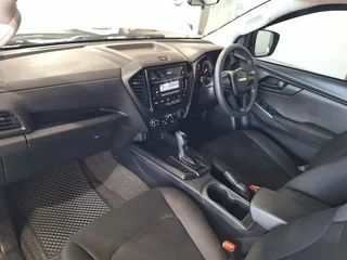 2022 Isuzu D-Max MY22 1.9 DDI D Cab HR L AT, White with 71500km available now!